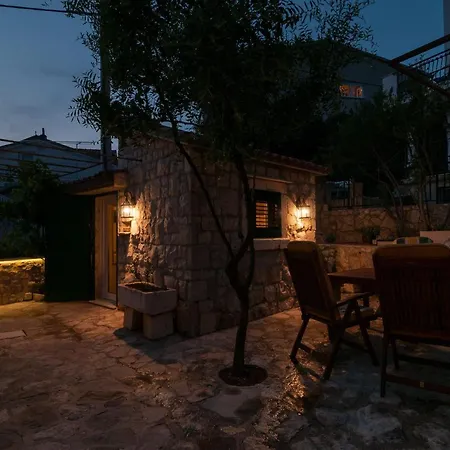 Apartamento Fuer Drei Personen Omiš